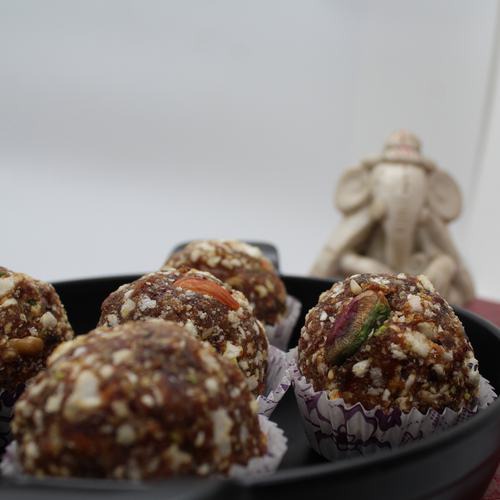 Oats Ladoo 1kg (Approx 28 pcs)